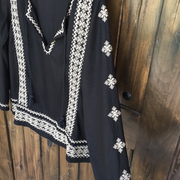 Marabelle Boho Embroidered Tassel Blouse S - Picture 3 of 7